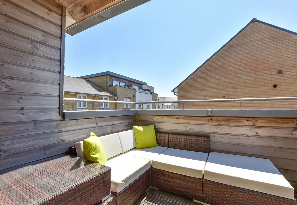 Balcony - Cannon Street, Deal, Kent - Wards of Kent