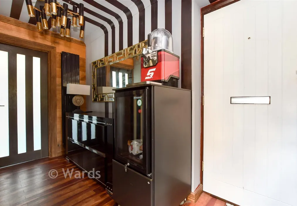 Entrance Hall - Hawkwood Close, Rochester, Kent - Wards of Kent
