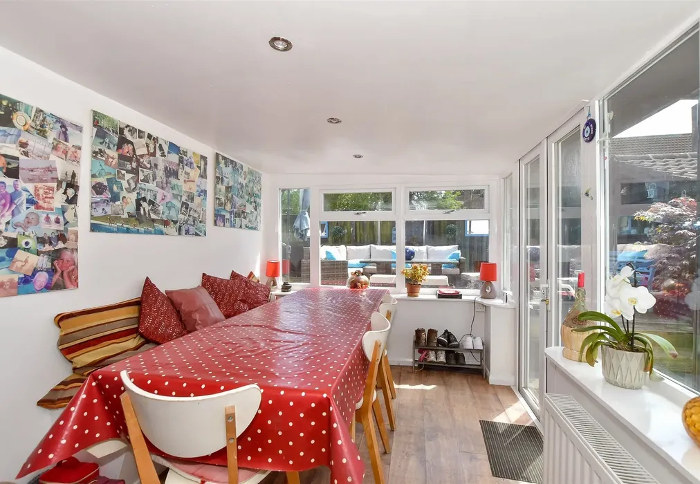 Breakfast Area - Woodland Way, Canterbury, Kent - Wards of Kent