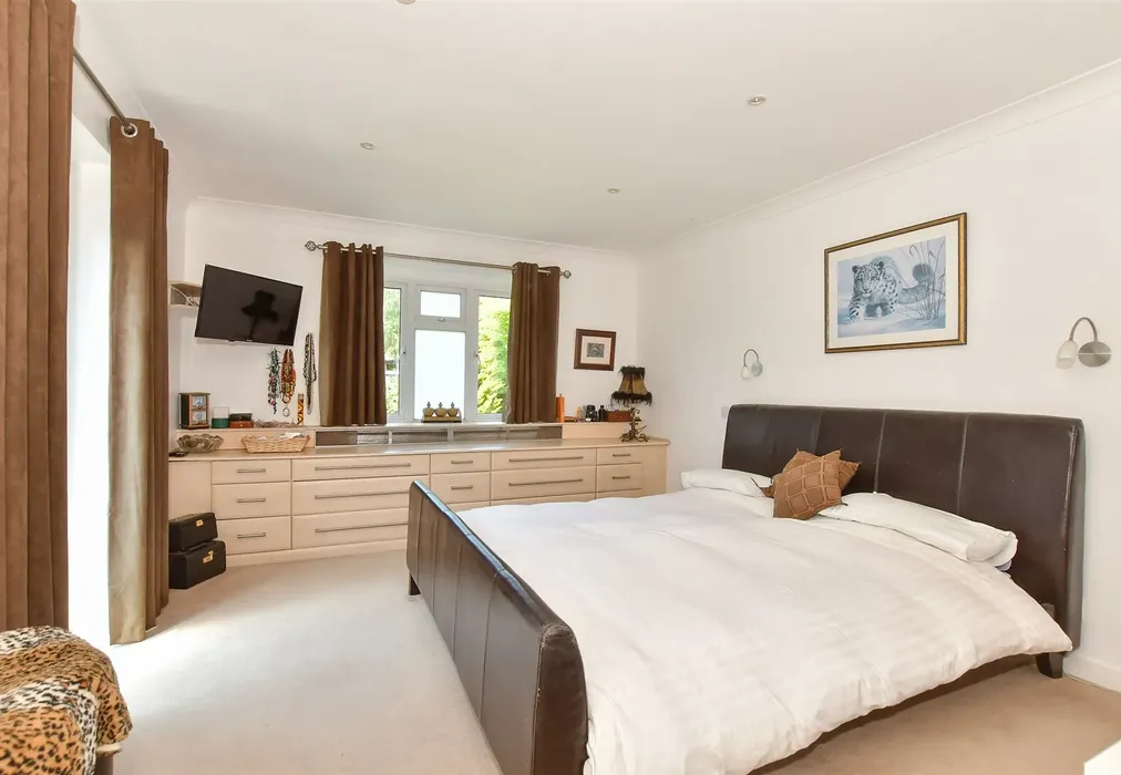 Bedroom 1 - Woodland Way, Canterbury, Kent - Wards of Kent