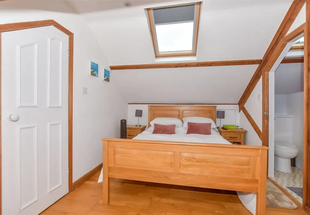 Loft Room - The Street, Kingston, Canterbury, Kent - Wards of Kent