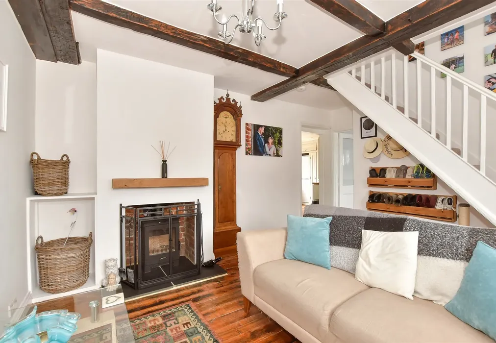Lounge - The Street, Kingston, Canterbury, Kent - Wards of Kent