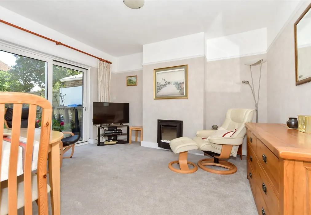 Dining Room - Beacon Road, Broadstairs, Kent - Wards of Kent