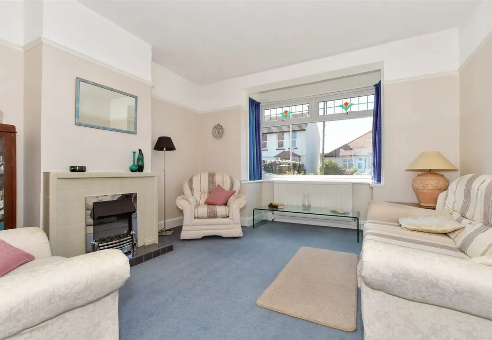 Lounge - Beacon Road, Broadstairs, Kent - Wards of Kent