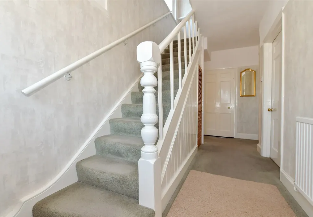 Entrance Hall - Beacon Road, Broadstairs, Kent - Wards of Kent