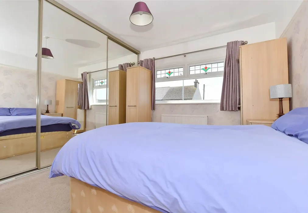 Bedroom 1 - Beacon Road, Broadstairs, Kent - Wards of Kent