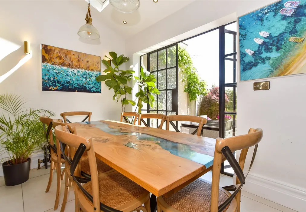 Breakfast Area - Russell Road, Buckhurst Hill, Essex - Wards of Kent