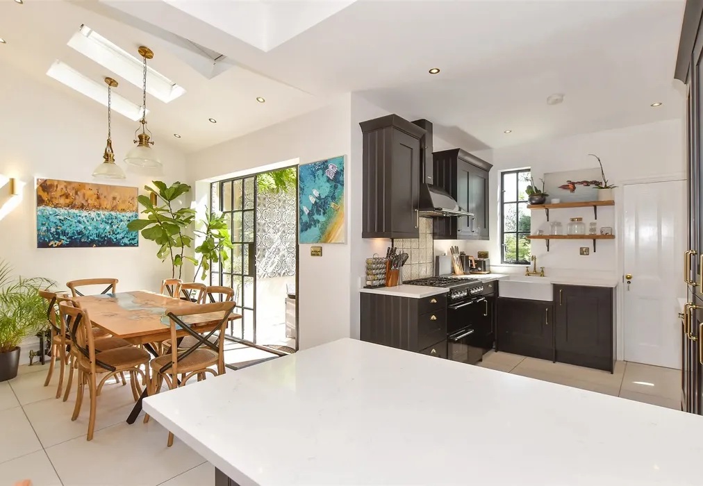 Kitchen - Russell Road, Buckhurst Hill, Essex - Wards of Kent