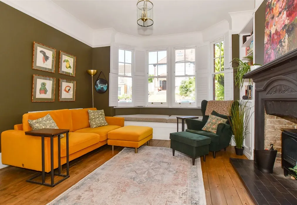 Lounge - Russell Road, Buckhurst Hill, Essex - Wards of Kent