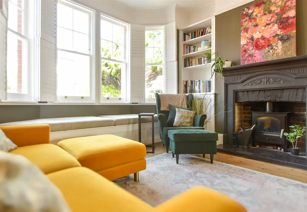 Internal Lifestyle Photograph - Russell Road, Buckhurst Hill, Essex - Wards of Kent