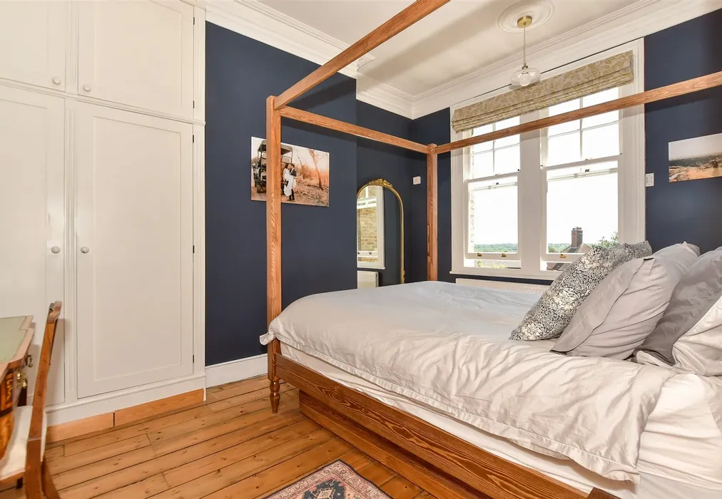 Bedroom 2 - Russell Road, Buckhurst Hill, Essex - Wards of Kent