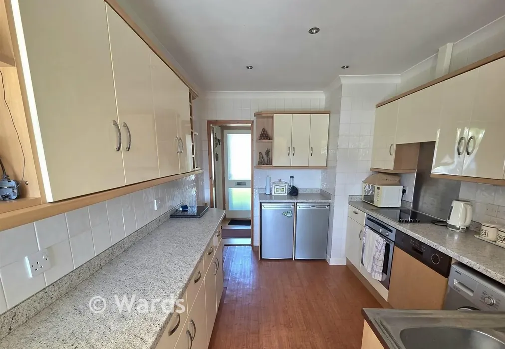 Kitchen - Cliff Avenue, Herne Bay, Kent - Wards of Kent