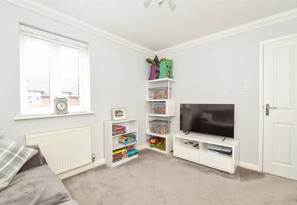 Bedroom 2 - Oaks Close, Westergate, Chichester, West Sussex - Wards of Kent