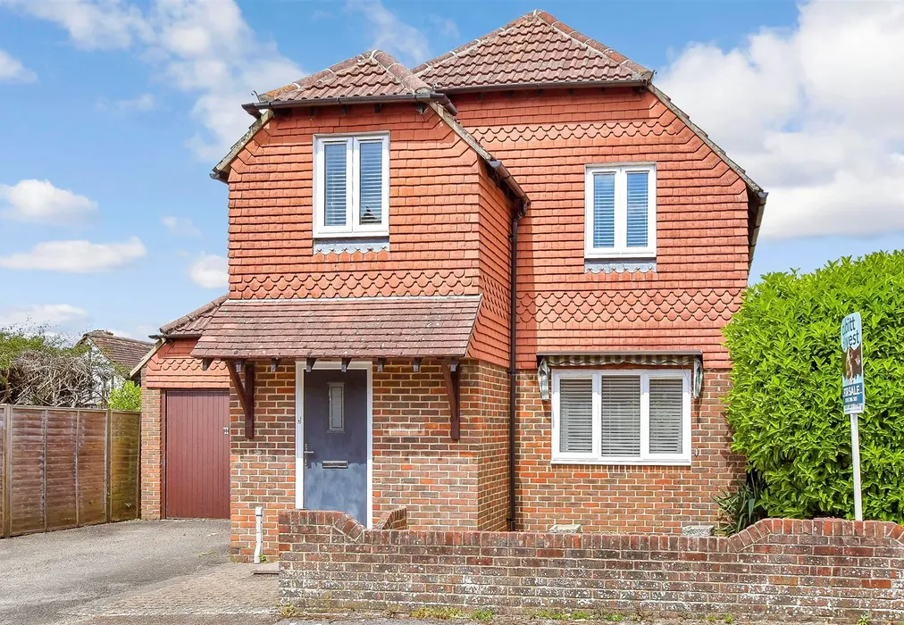 Front Web - Oaks Close, Westergate, Chichester, West Sussex - Wards of Kent