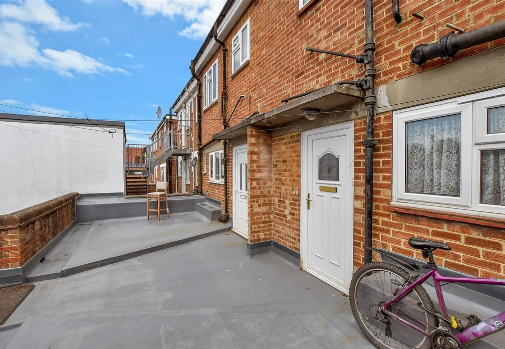 Front Elevation - High Street, Crawley, West Sussex - Wards of Kent