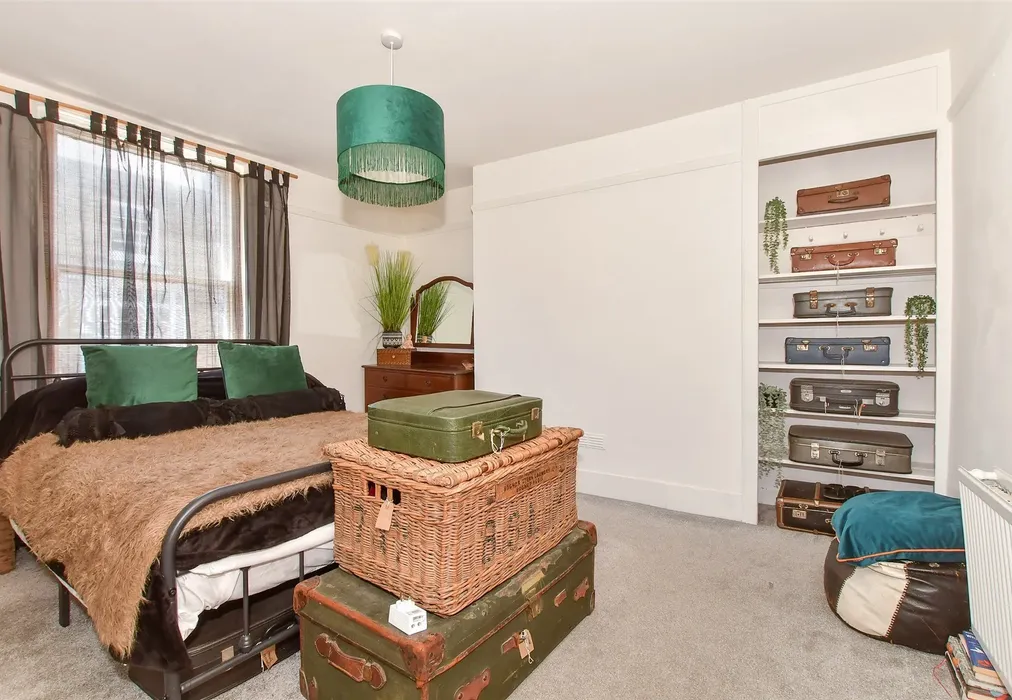 Bedroom 1 - Plains Of Waterloo, Ramsgate, Kent - Wards of Kent