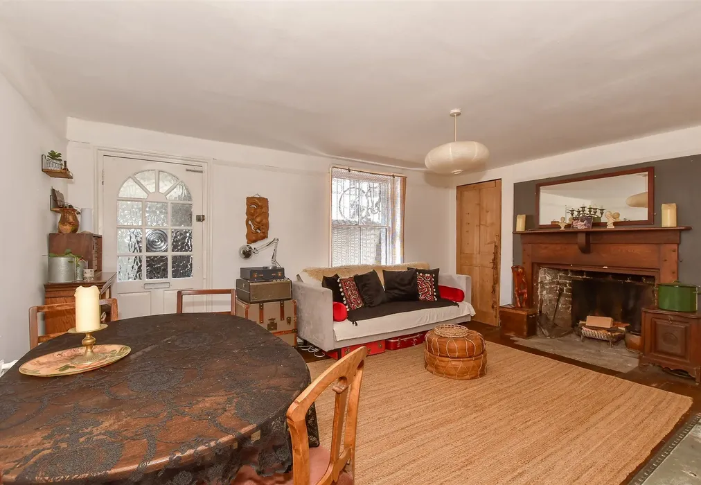 Dining Room - Plains Of Waterloo, Ramsgate, Kent - Wards of Kent