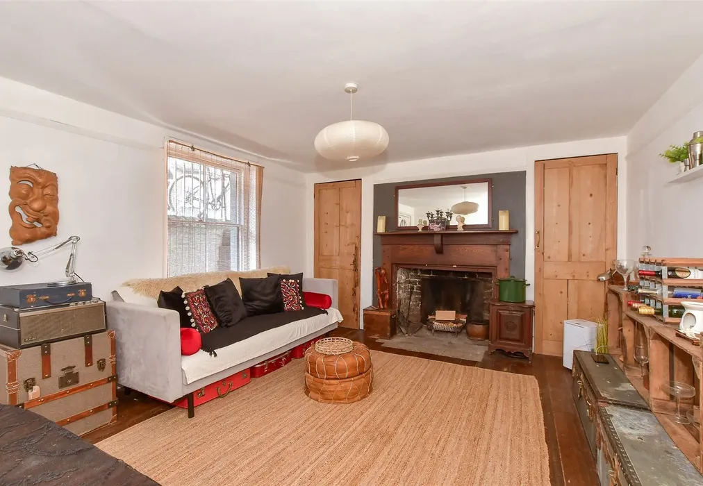 Dining Room - Plains Of Waterloo, Ramsgate, Kent - Wards of Kent