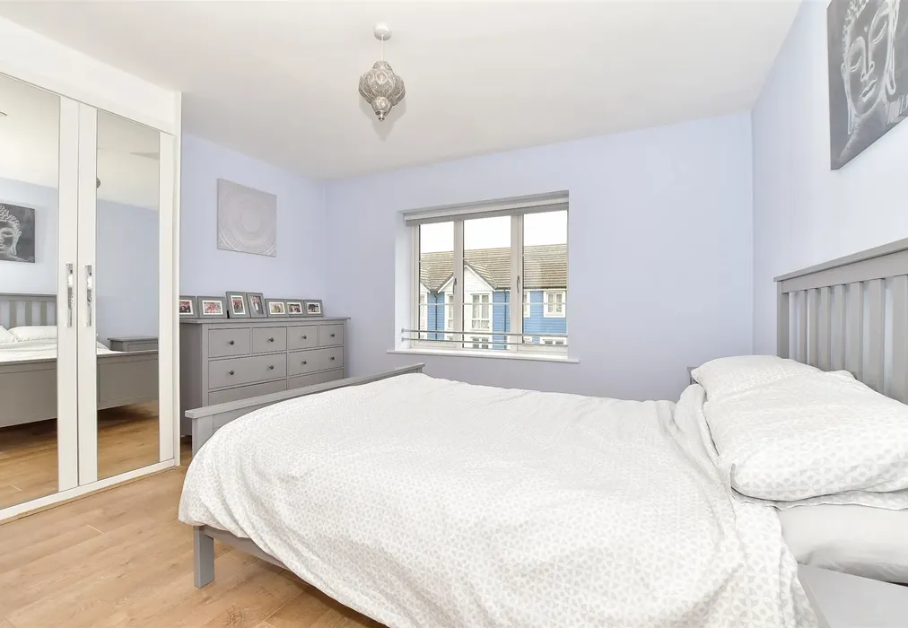 Bedroom 1 - Crabapple Road, Tonbridge, Kent - Wards of Kent