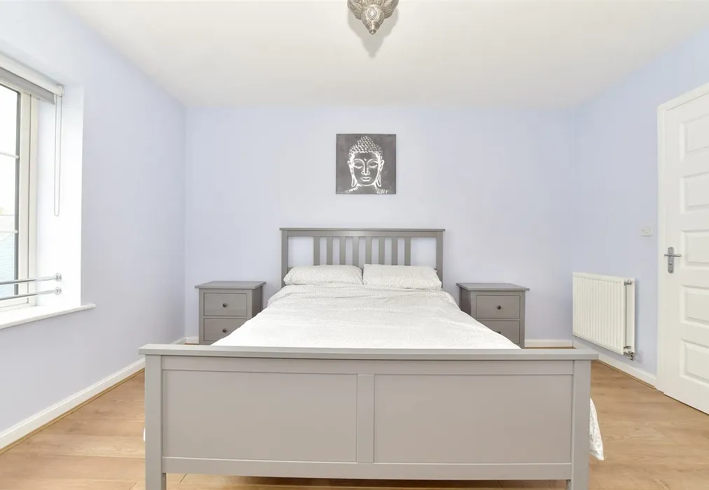 Bedroom 1 - Crabapple Road, Tonbridge, Kent - Wards of Kent