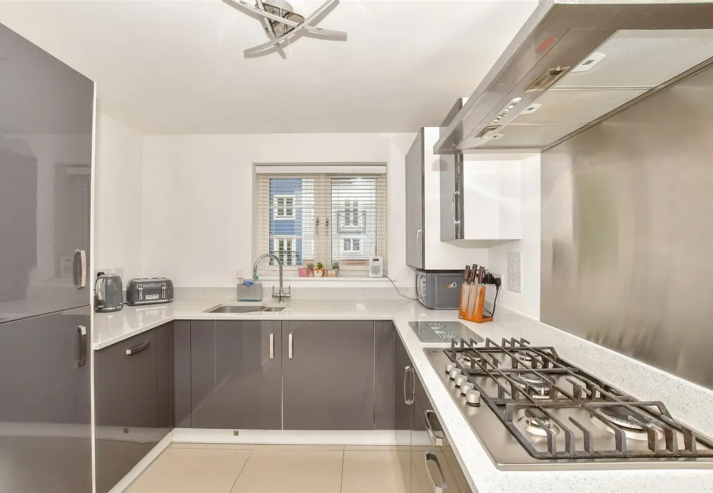 Kitchen - Crabapple Road, Tonbridge, Kent - Wards of Kent