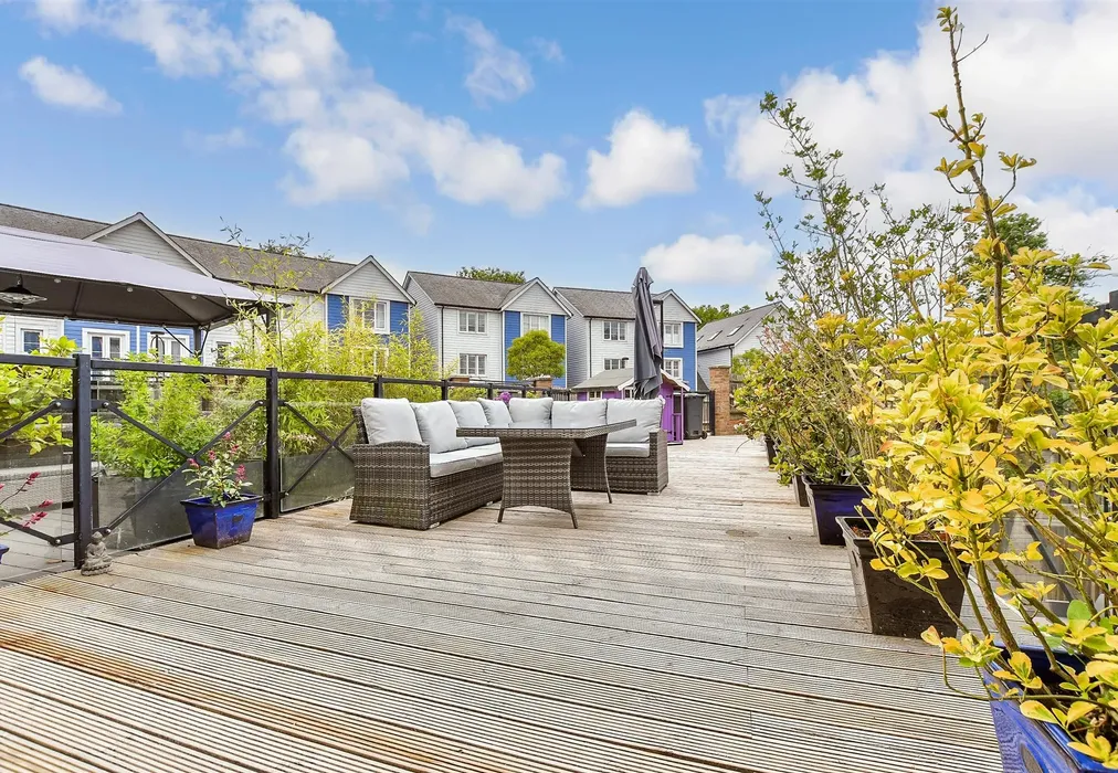 Patio / Decking - Crabapple Road, Tonbridge, Kent - Wards of Kent