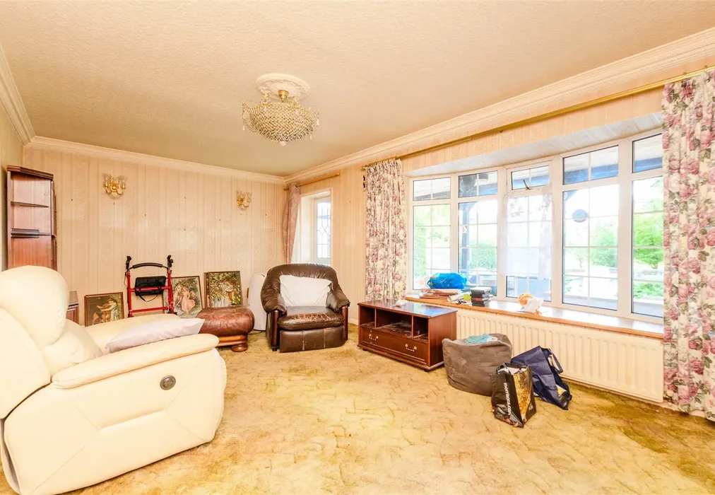 Lounge - Highlands Hill, Swanley, Kent - Wards of Kent