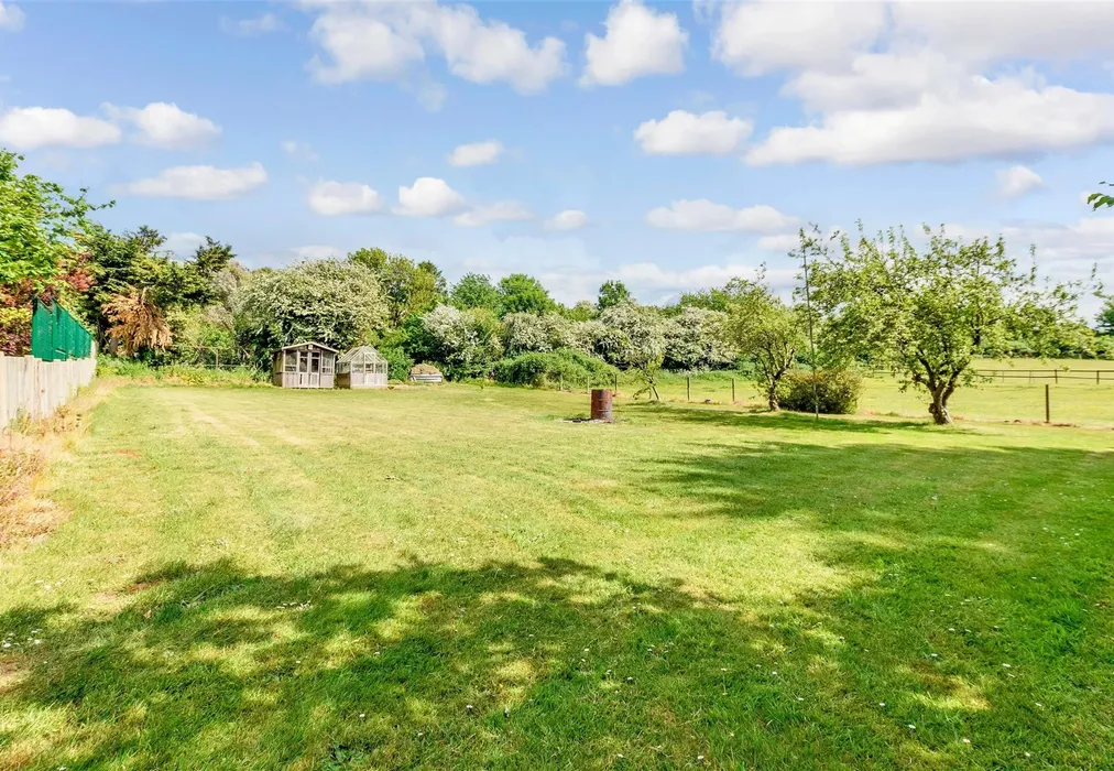Rear Garden - Highlands Hill, Swanley, Kent - Wards of Kent