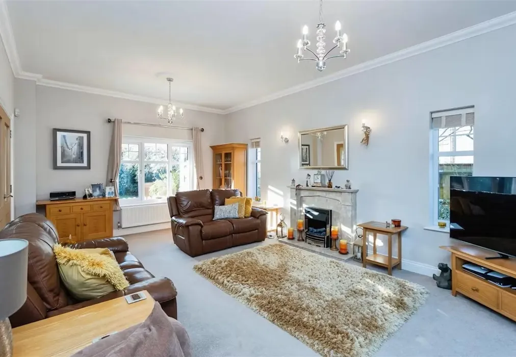 V Lounge - Lime Trees, Staplehurst, Kent - Wards of Kent