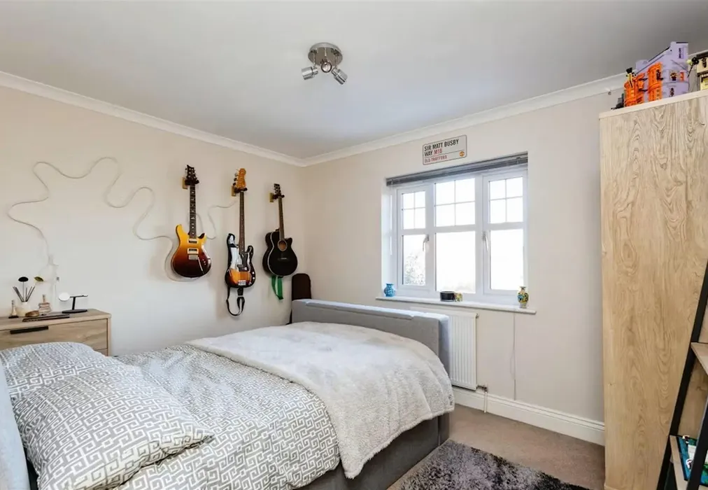 V Bedroom 4 - Lime Trees, Staplehurst, Kent - Wards of Kent