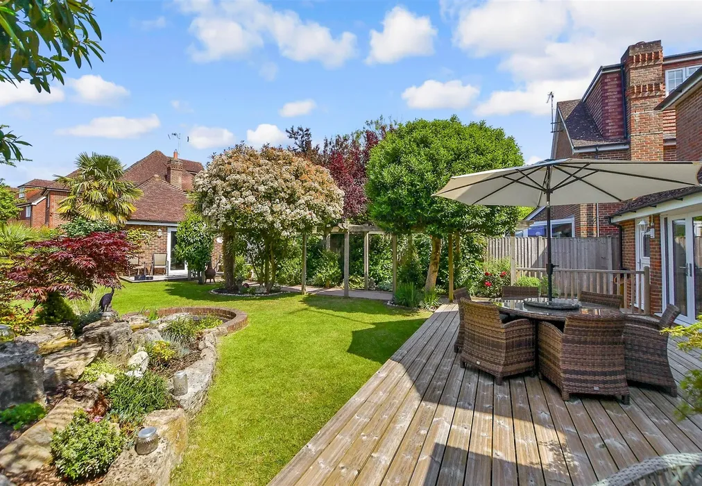 Rear Garden - Lime Trees, Staplehurst, Kent - Wards of Kent