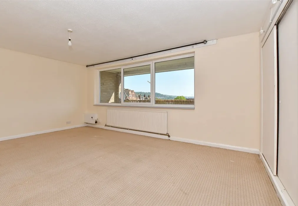 Bedroom 1 - Cheriton Gardens, Folkestone, Kent - Wards of Kent