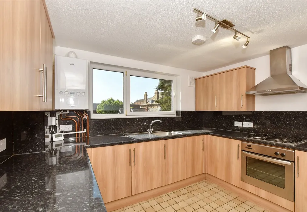 Kitchen - Cheriton Gardens, Folkestone, Kent - Wards of Kent