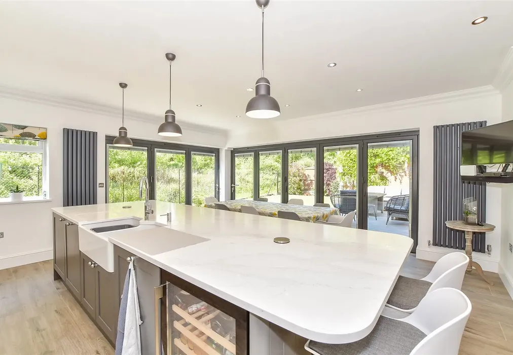 Kitchen/Dining Room - Olivers Court, Horsmonden, Tonbridge, Kent - Wards of Kent