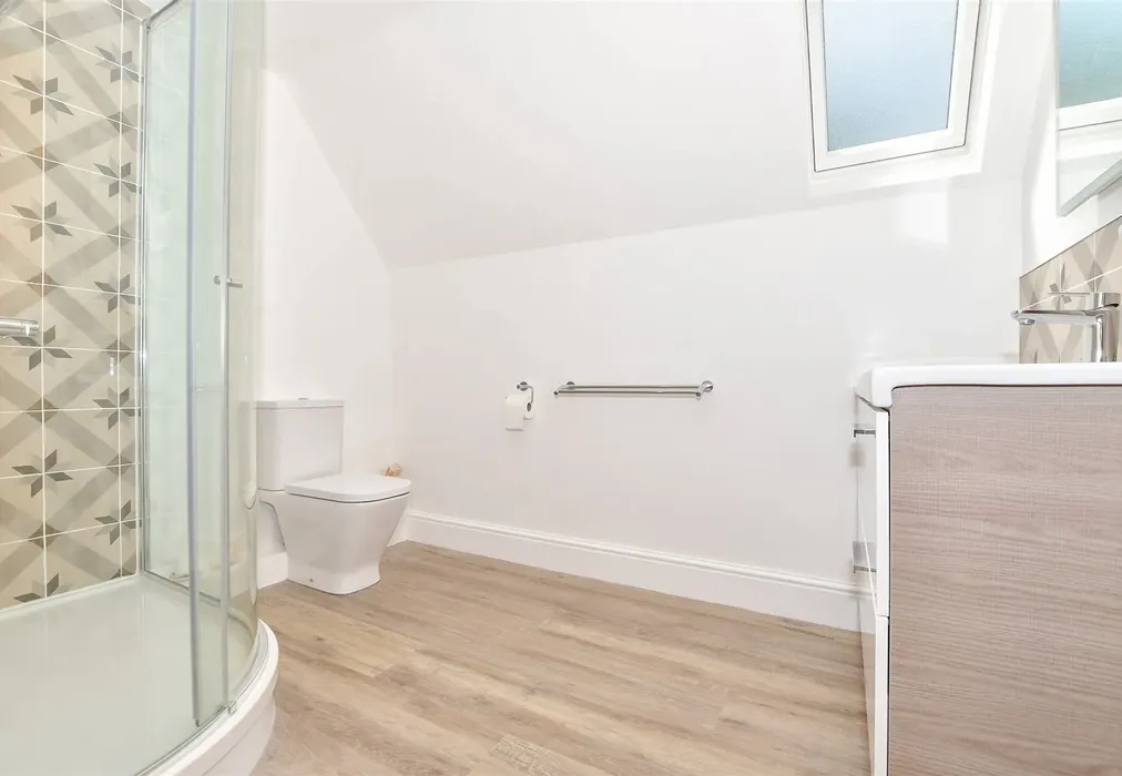 Shower Room - Olivers Court, Horsmonden, Tonbridge, Kent - Wards of Kent