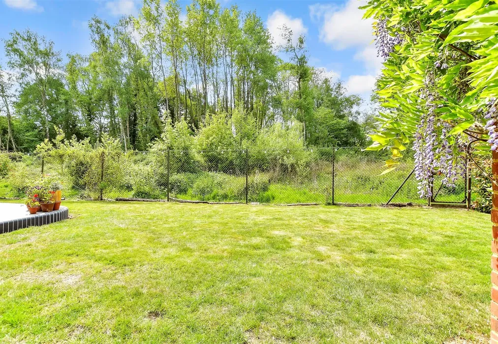 Rear Garden - Olivers Court, Horsmonden, Tonbridge, Kent - Wards of Kent