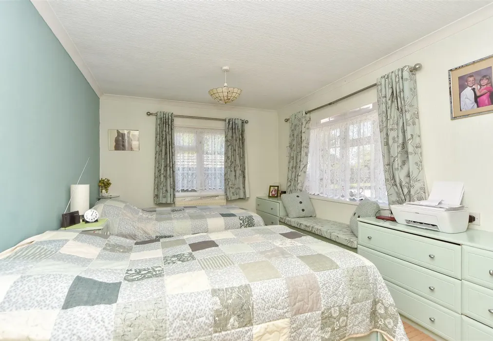 Bedroom 1 - Kingsmead Park, Allhallows, Rochester, Kent - Wards of Kent