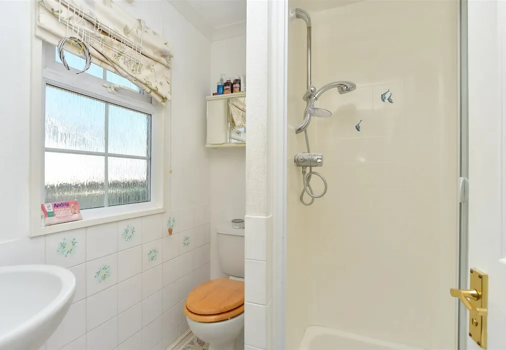 En-Suite Shower Room - Kingsmead Park, Allhallows, Rochester, Kent - Wards of Kent