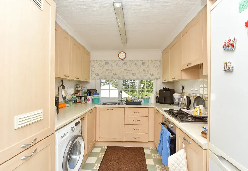 Kitchen - Kingsmead Park, Allhallows, Rochester, Kent - Wards of Kent