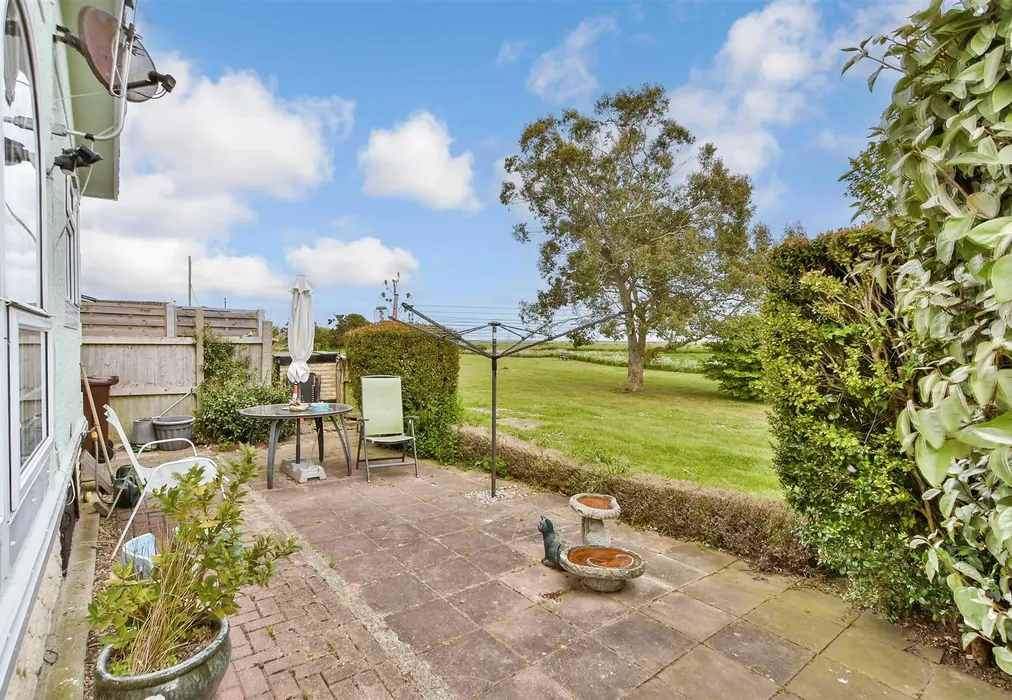 Rear Garden - Kingsmead Park, Allhallows, Rochester, Kent - Wards of Kent
