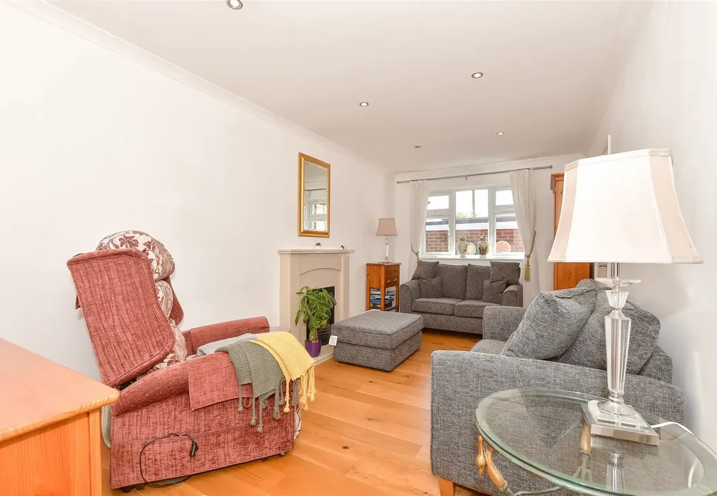 Lounge - Monkton Road, Minster, Ramsgate, Kent - Wards of Kent