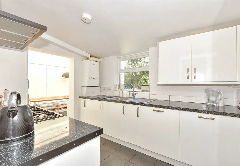 Kitchen - Monkton Road, Minster, Ramsgate, Kent - Wards of Kent