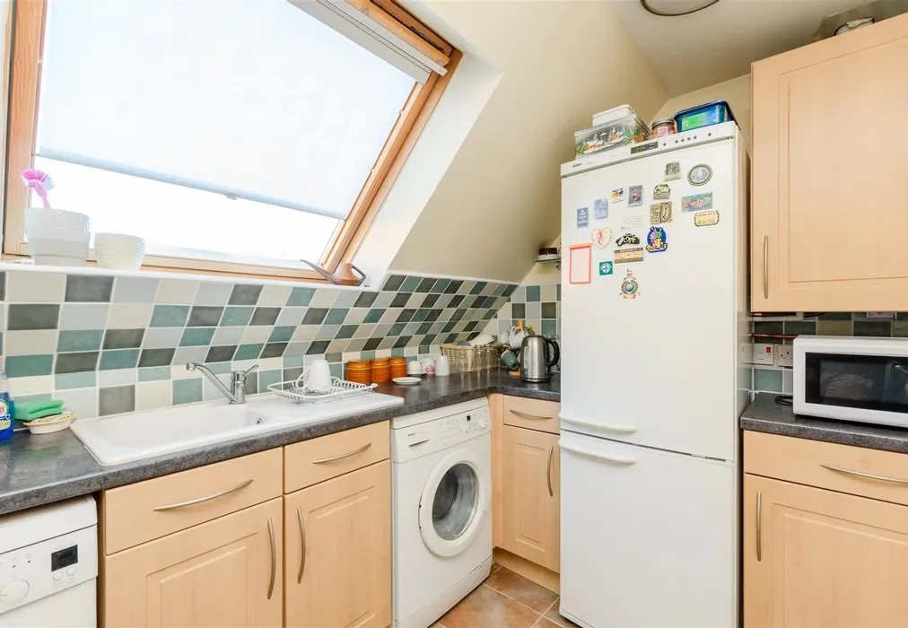Kitchen - Prince Charles Avenue, South Darenth, Dartford, Kent - Wards of Kent