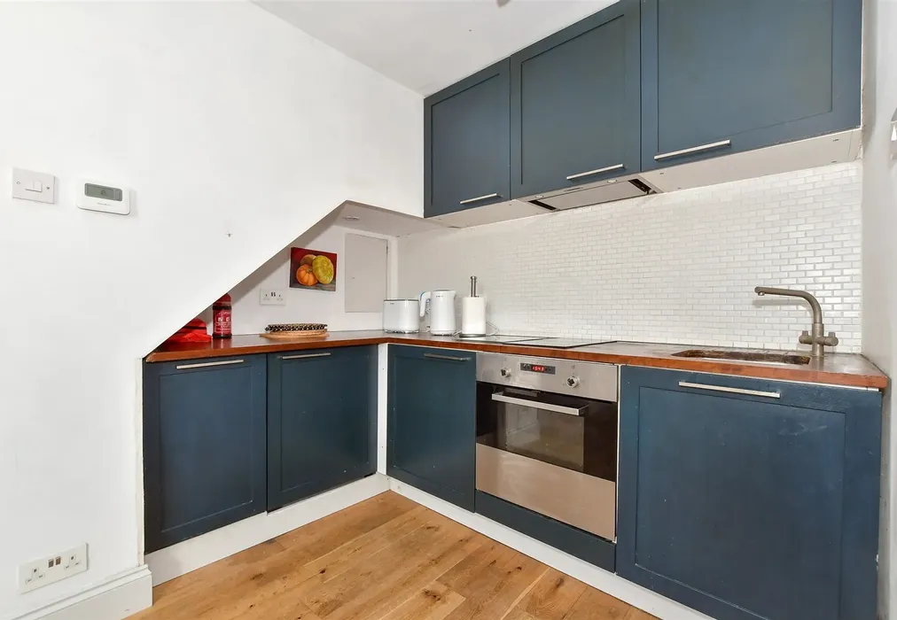 Annexe Lounge/ Kitchen - Trinity Square, Margate, Kent - Wards of Kent