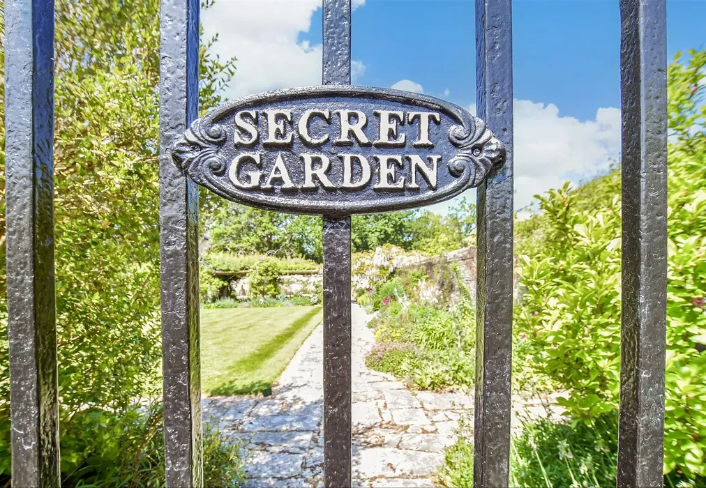Communal Gardens - Maythem Road, Rolvenden, Cranbrook, Kent - Wards of Kent