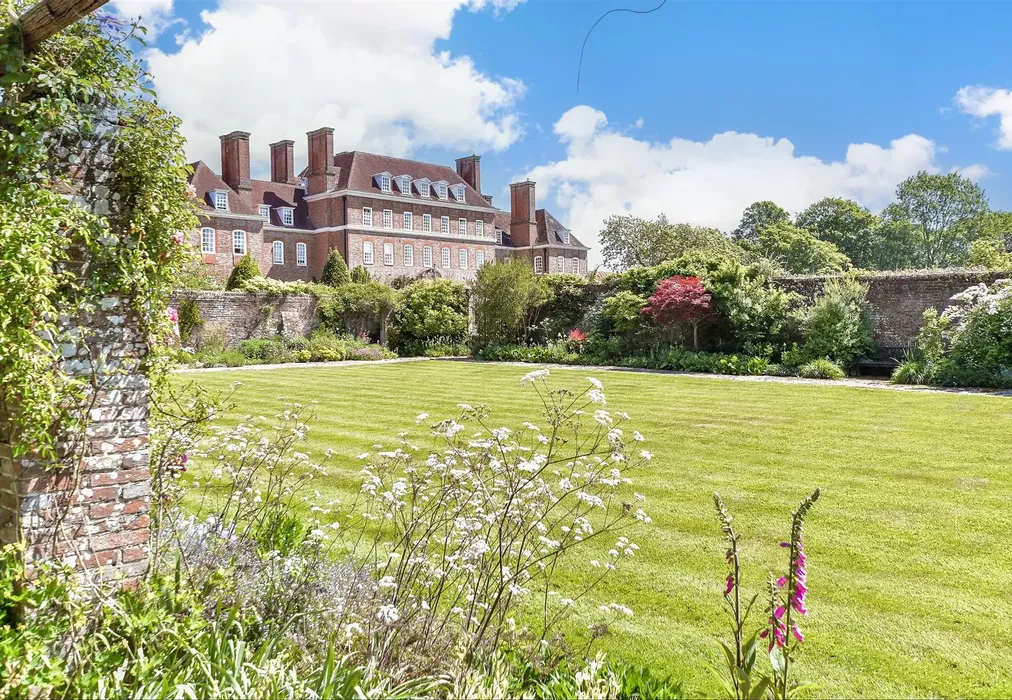 Communal Gardens - Maythem Road, Rolvenden, Cranbrook, Kent - Wards of Kent