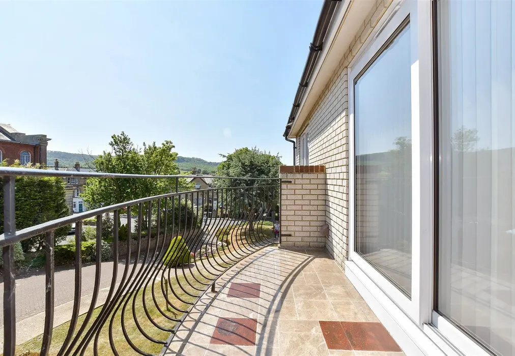 Balcony - Prospect Road, Shanklin, Isle of Wight - Wards of Kent