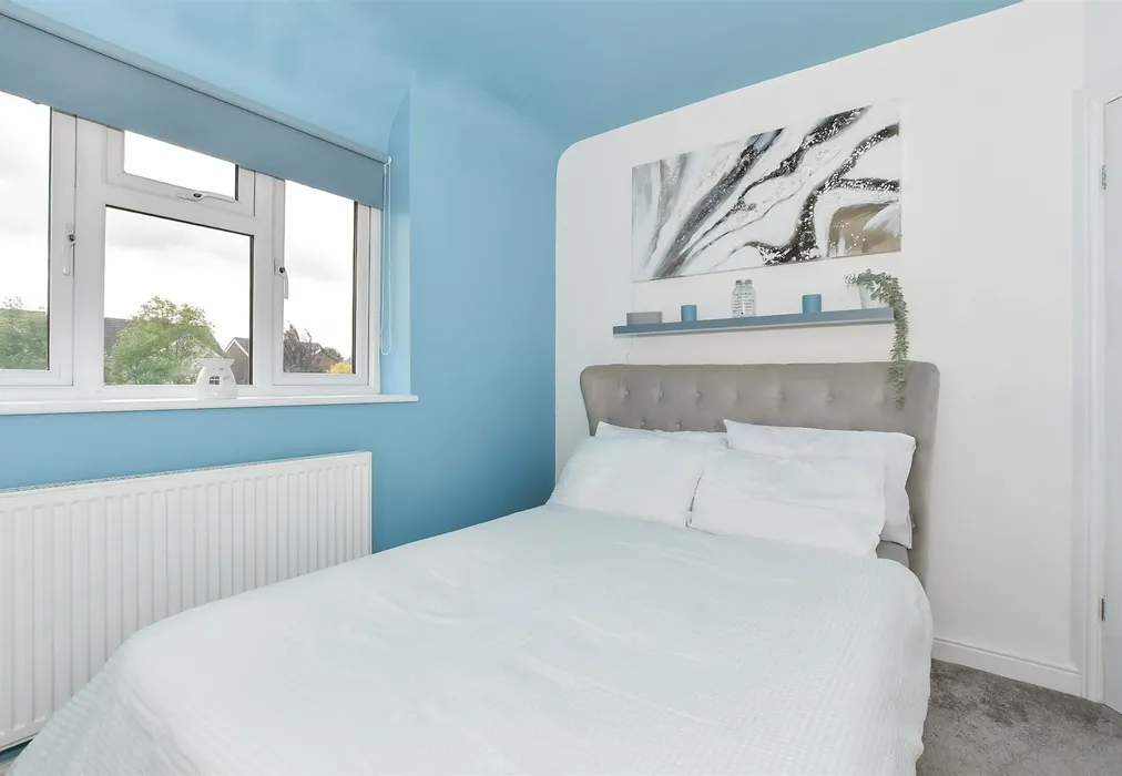 Bedroom 1 - Grove Road, Horley, Surrey - Wards of Kent