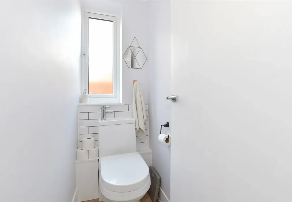 Cloakroom - Grove Road, Horley, Surrey - Wards of Kent