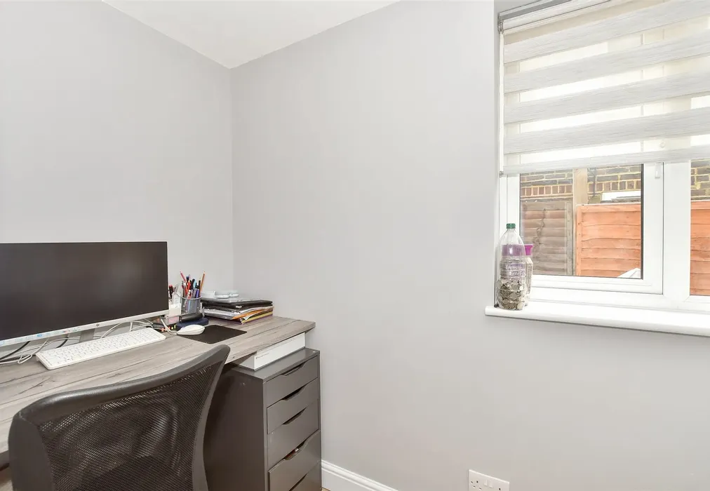 Study - Grove Road, Horley, Surrey - Wards of Kent